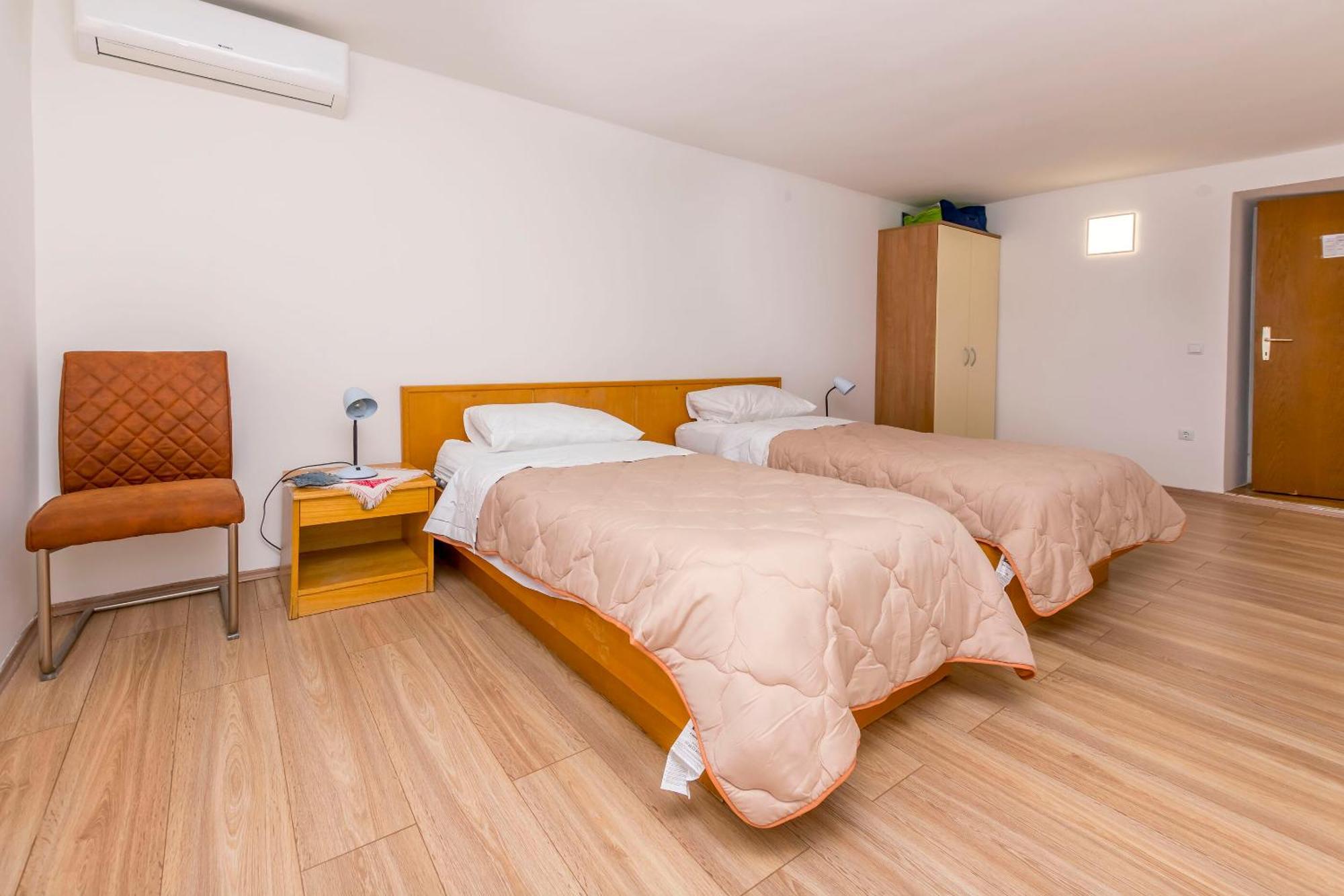 Apartment Jelena พรีมอชเตน ภายนอก รูปภาพ